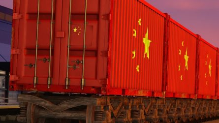 Auf der Schiene nach China und zurück: Die Neue Seidenstraße bringt Europa und Asien noch ein Stück näher zusammen. © stock.adobe.com / Mike Mareen