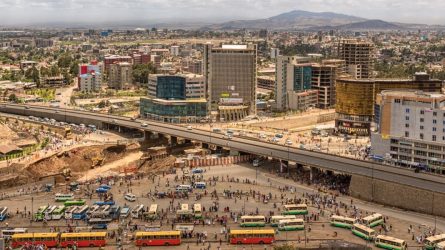 Die Wirtschaftsleistung Afrikas birgt viele Potenziale – insbesondere dort, wo es mit der Infrastruktur aufwärts geht wie hier in Addis Abeba. © derejeb / stock.adobe.com
