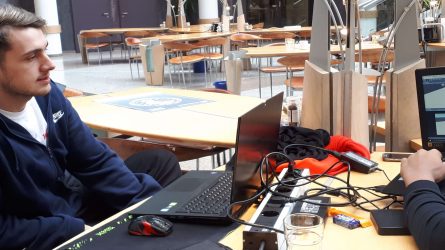 Gemeinsam Ideen entwickeln und schnell umsetzen. Studierende des SAE Instituts Frankfurt beim DB Schenker Game Jam. © DB Schenker